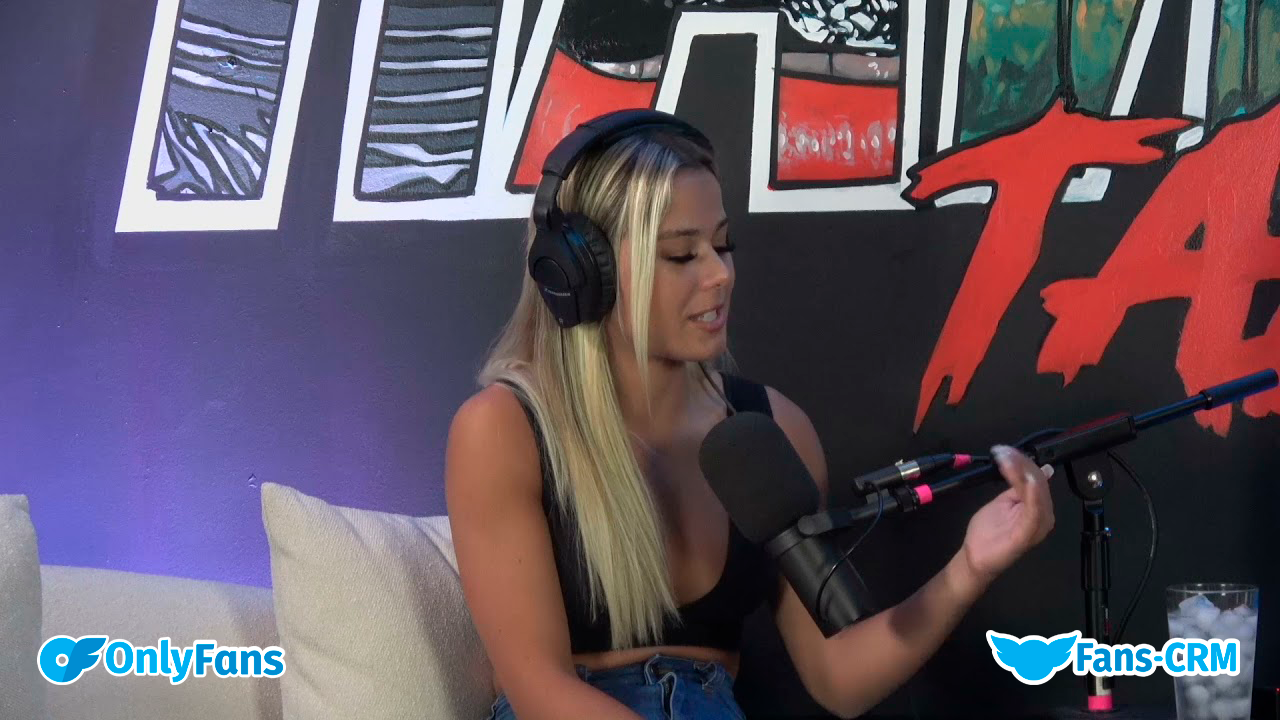 Noelle Leyva naked